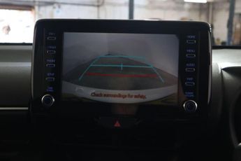 TOYOTA YARIS 1.5 VVT-h Design E-CVT Euro 6 (s/s) 5dr