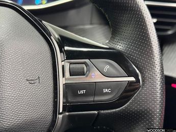 PEUGEOT E-2008 50kWh GT Premium SUV 5dr Electric Auto (136 ps)