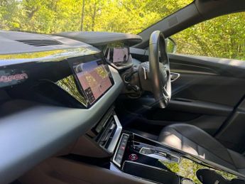 AUDI E-TRON GT 93.4kWh Saloon 4dr Electric Auto quattro (476 ps)