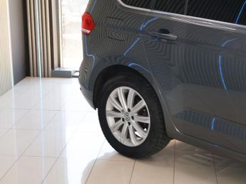 VOLKSWAGEN TOURAN 2.0 TDI BlueMotion Tech SEL MPV 5dr Diesel DSG Euro 6 (s/s) (150