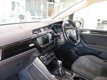 VOLKSWAGEN TOURAN 2.0 TDI BlueMotion Tech SEL MPV 5dr Diesel DSG Euro 6 (s/s) (150