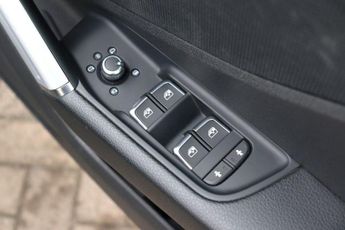 AUDI Q2 1.5 TFSI COD 35 BLACK EDITION