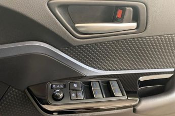 TOYOTA C-HR 1.8 VVT-h Design SUV 5dr Petrol Hybrid CVT Euro 6 (s/s) (122 ps)