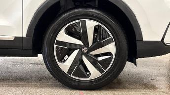 MG MG ZS 72.6kWh Trophy Connect Long Range SUV 5dr Electric Auto (156 ps)