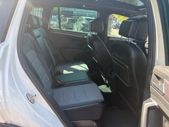 VOLKSWAGEN TIGUAN 2.0 TDI R-Line SUV 5dr Diesel DSG Euro 6 (s/s) (150 ps)