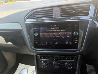 VOLKSWAGEN TIGUAN 2.0 TDI R-Line SUV 5dr Diesel DSG Euro 6 (s/s) (150 ps)