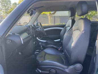 MINI HATCH 2.0 Cooper D Hatchback 3dr Diesel Auto Euro 5 (112 ps)