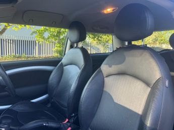 MINI HATCH 2.0 Cooper D Hatchback 3dr Diesel Auto Euro 5 (112 ps)