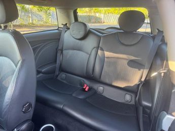 MINI HATCH 2.0 Cooper D Hatchback 3dr Diesel Auto Euro 5 (112 ps)