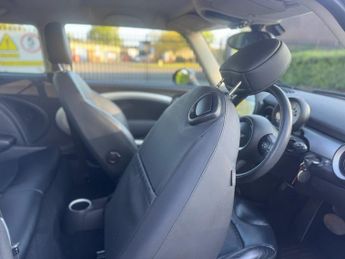 MINI HATCH 2.0 Cooper D Hatchback 3dr Diesel Auto Euro 5 (112 ps)