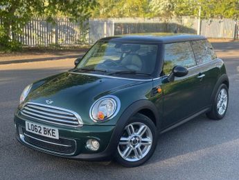 MINI HATCH 2.0 Cooper D Hatchback 3dr Diesel Auto Euro 5 (112 ps)