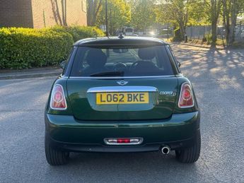 MINI HATCH 2.0 Cooper D Hatchback 3dr Diesel Auto Euro 5 (112 ps)