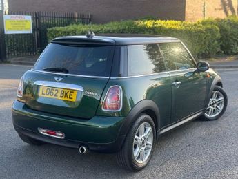 MINI HATCH 2.0 Cooper D Hatchback 3dr Diesel Auto Euro 5 (112 ps)