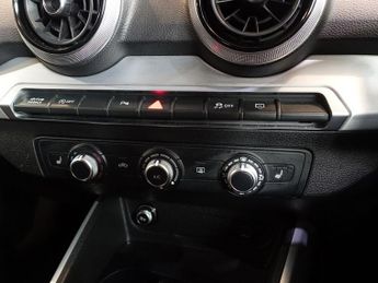 AUDI Q2 1.5 TFSI CoD 35 Black Edition SUV 5dr Petrol S Tronic Euro 6 (s/