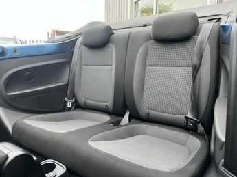 VOLKSWAGEN BEETLE 1.2 TSI BlueMotion Tech Design Cabriolet 2dr Petrol DSG Euro 6 (