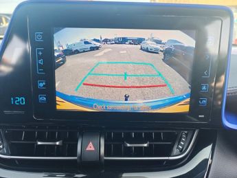 TOYOTA C-HR 1.8 VVT-h Dynamic SUV 5dr Petrol Hybrid CVT Euro 6 (s/s) (122 ps