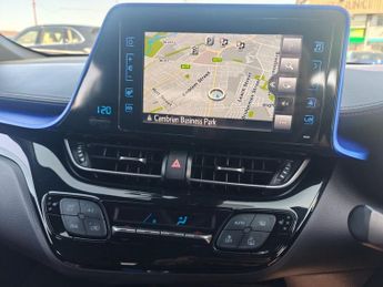 TOYOTA C-HR 1.8 VVT-h Dynamic SUV 5dr Petrol Hybrid CVT Euro 6 (s/s) (122 ps
