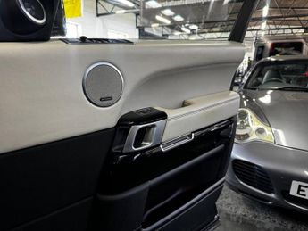 LAND ROVER RANGE ROVER 3.0 TD V6 Vogue SE SUV 5dr Diesel Auto 4WD Euro 6 (s/s) (258 ps)