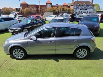 VAUXHALL ASTRA 1.6i 16v Design Hatchback 5dr Petrol AUTOMATIC (156 g/km, 103 bh