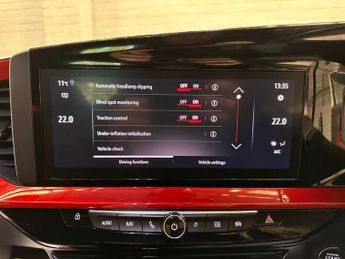 VAUXHALL MOKKA ELECTRIC 50kWh SRi Premium SUV 5dr Electric Auto (136 ps)