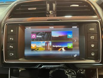 JAGUAR XE 2.0d Portfolio Saloon 4dr Diesel Auto Euro 6 (s/s) (180 ps)