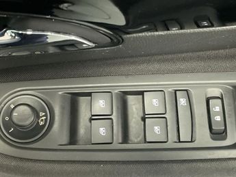 VAUXHALL MOKKA X 1.4i Turbo ecoTEC Design Nav SUV 5dr Petrol Manual Euro 6 (s/s) 