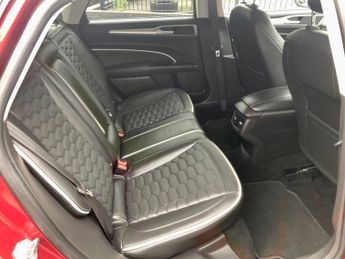FORD MONDEO 2.0T EcoBoost Vignale Hatchback 5dr Petrol Auto Euro 6 (s/s) (24