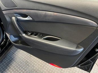 HYUNDAI I40 1.7 CRDi Blue Drive Style Saloon 4dr Diesel Manual Euro 5 (s/s) 