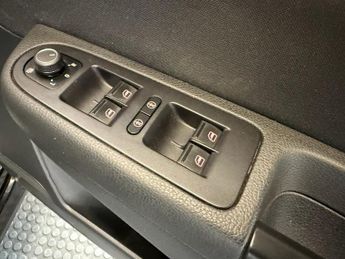 VOLKSWAGEN SHARAN 2.0 TDI SE Nav MPV 5dr Diesel DSG Euro 6 (s/s) (150 ps)