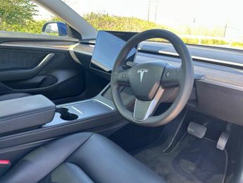 TESLA Model 3 Standard Range Plus Saloon 4dr Electric Auto RWD (241 bhp)