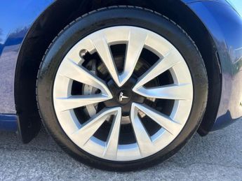 TESLA Model 3 Standard Range Plus Saloon 4dr Electric Auto RWD (241 bhp)