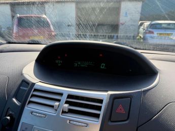 TOYOTA YARIS 1.3 VVT-i TR Hatchback 3dr Petrol Manual (141 g/km, 85 bhp)