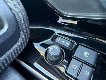 TOYOTA BZ4X 71.4kWh Pure SUV 5dr Electric Auto (11kW OBC) (204 ps)