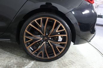 CUPRA LEON 1.4 eHybrid 12.8kWh VZ2 Design Edition DSG Euro 6 (s/s) 5dr