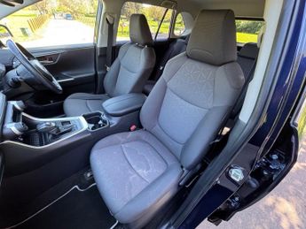 TOYOTA RAV4 2.5 VVT-h Design SUV 5dr Petrol Hybrid CVT Euro 6 (s/s) (218 ps)