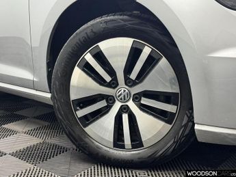 VOLKSWAGEN E-GOLF 35.8kWh e-Golf Hatchback 5dr Electric Auto (136 ps)