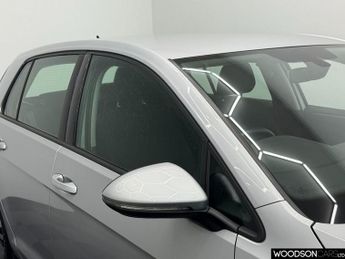 VOLKSWAGEN E-GOLF 35.8kWh e-Golf Hatchback 5dr Electric Auto (136 ps)
