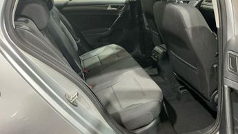 VOLKSWAGEN E-GOLF 35.8kWh e-Golf Hatchback 5dr Electric Auto (136 ps)