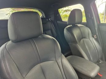 NISSAN JUKE 1.6 Tekna SUV 5dr Petrol XTRON Euro 6 (117 ps)