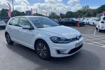 VOLKSWAGEN E-GOLF 35.8kWh e-Golf Hatchback 5dr Electric Auto (136 ps) Front / Rear