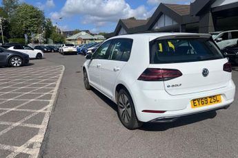 VOLKSWAGEN E-GOLF 35.8kWh e-Golf Hatchback 5dr Electric Auto (136 ps) Front / Rear