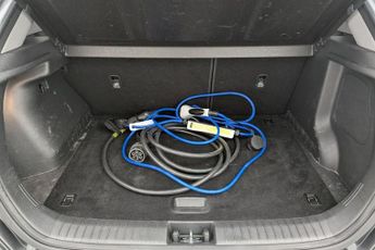HYUNDAI KONA 64kWh Premium SE SUV 5dr Electric Auto (7kW Charger) (204 ps)