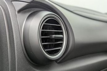 HYUNDAI KONA 64kWh Premium SE SUV 5dr Electric Auto (7kW Charger) (204 ps)