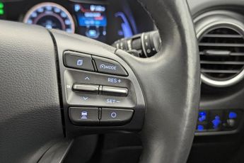 HYUNDAI KONA 64kWh Premium SE SUV 5dr Electric Auto (7kW Charger) (204 ps)