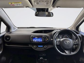 TOYOTA YARIS 1.5 VVT-h Design Hatchback 5dr Petrol Hybrid E-CVT Euro 6 (s/s) 