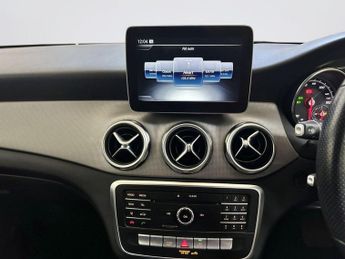 MERCEDES-BENZ GLA 1.6 GLA180 Urban Edition SUV 5dr Petrol 7G-DCT Euro 6 (s/s) (122