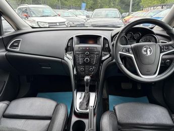 VAUXHALL ASTRA 1.6 16v Elite Hatchback 5dr Petrol Auto Euro 5 (115 ps)