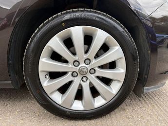 VAUXHALL ASTRA 1.6 16v Elite Hatchback 5dr Petrol Auto Euro 5 (115 ps)