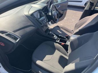 FORD FOCUS 1.0T EcoBoost Titanium Hatchback 5dr Petrol Manual Euro 6 (s/s) 