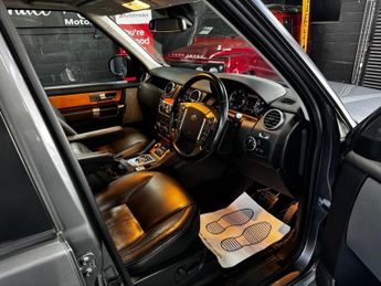LAND ROVER DISCOVERY 4 3.0 SD V6 HSE SUV 5dr Diesel Auto 4WD Euro 5 (s/s) (255 bhp)